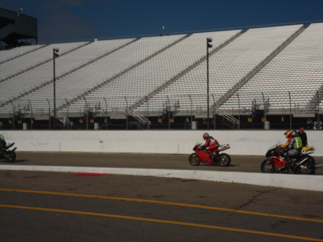 gal/2007 Loudon Track Day/pictures_057.jpg